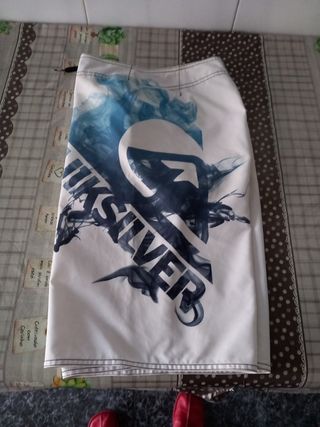 Bañador Quicksilver blanco talla 16.