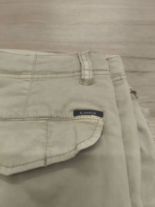 Bermuda García beige T.S