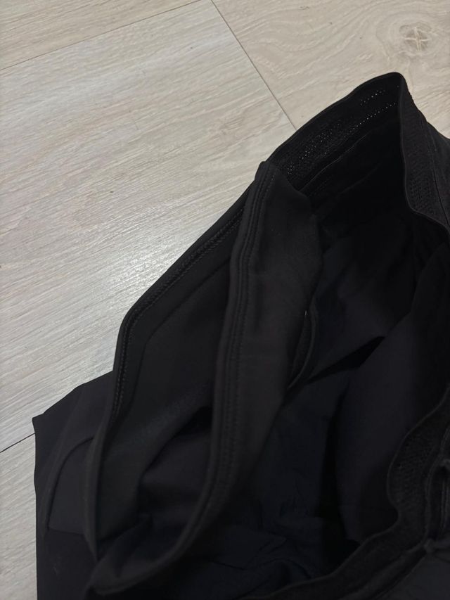 Pantalones Arcteryx negros mujer