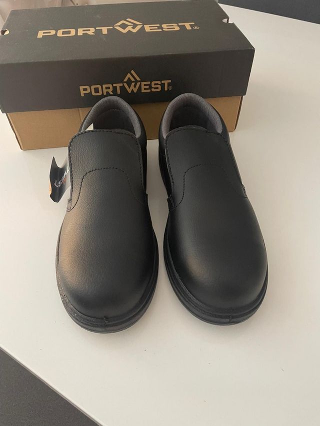 Zapatos trabajo Portwest negros
