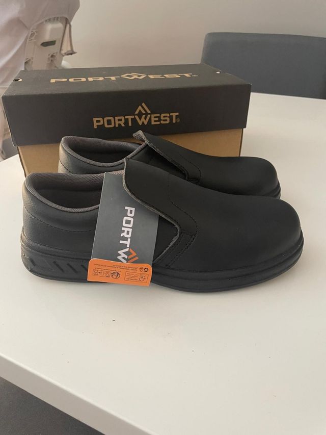 Zapatos trabajo Portwest negros