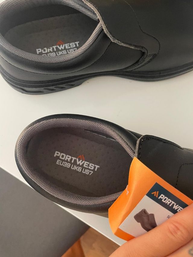 Zapatos trabajo Portwest negros