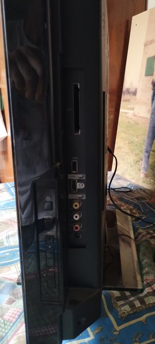 TV Sharp Aquos 32" - usata