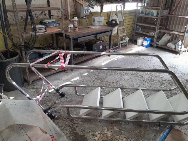 Escalera piscina inox 5 peldaños. Nueva, sin usar.