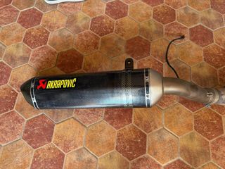 Escape Akrapovic Moto