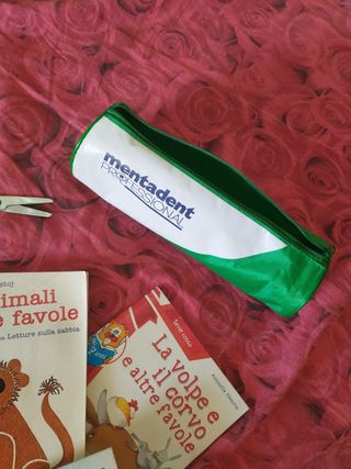 3 mini fiabe + astuccio matite forbici e penna