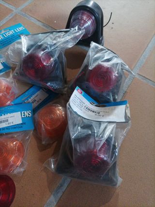 Pilotos bicolor de goma y tulipas, para remolque