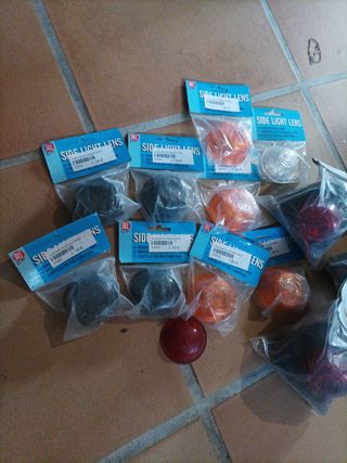 Pilotos bicolor de goma y tulipas, para remolque