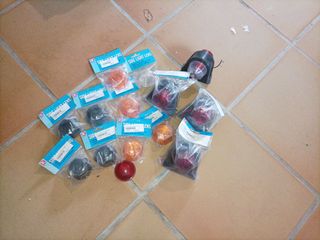 Pilotos bicolor de goma y tulipas, para remolque