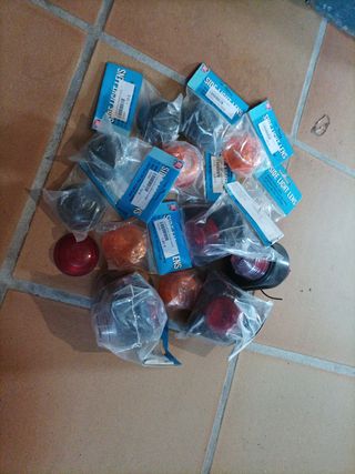 Pilotos bicolor de goma y tulipas, para remolque