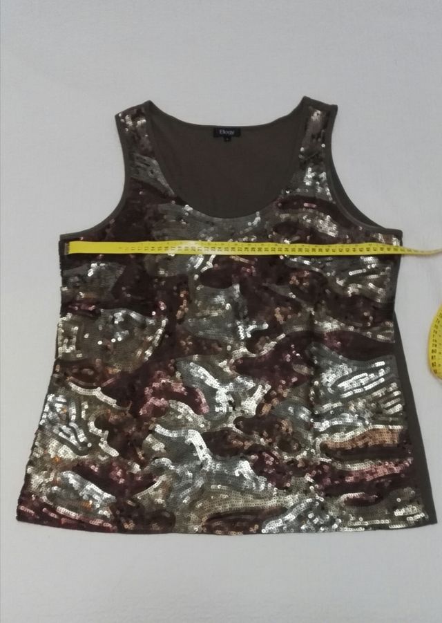 Camiseta de lentejuelas.