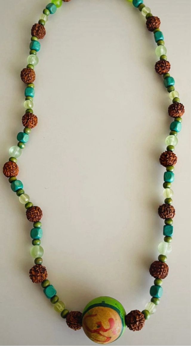 4 Colares de contas de madeira