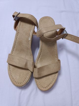Sandalias cuña beige mujer no tienen marca 
