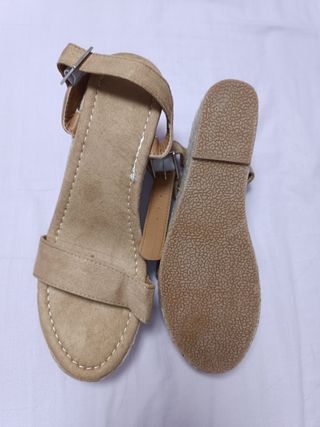 Sandalias cuña beige mujer no tienen marca 