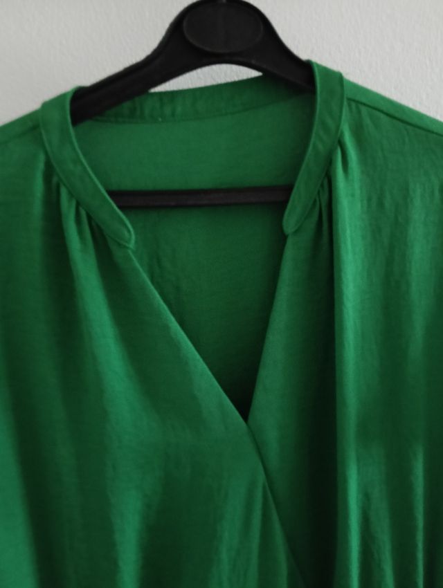 Vestido verde volante S (talla 36)