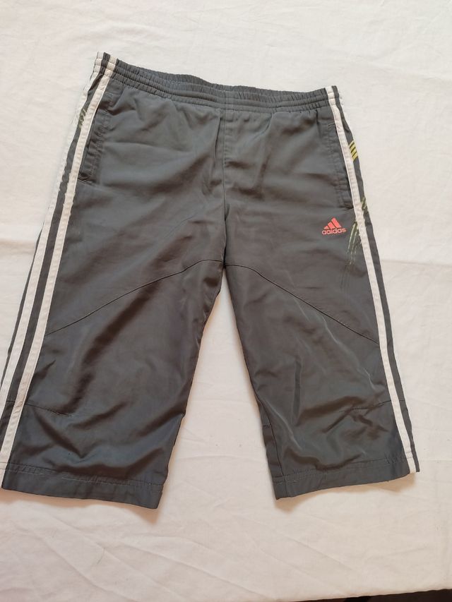 Pantalón corto Adidas niño ( Bajo rodilla)