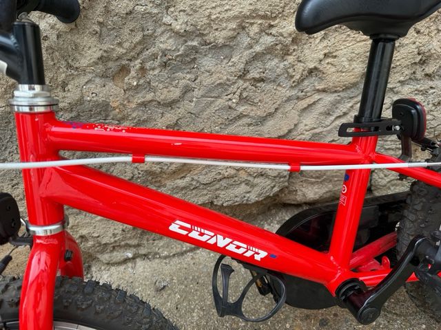 Bicicleta Conor Meteor 16" roja.