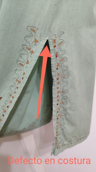 Vestido informal bordado, abalorios.