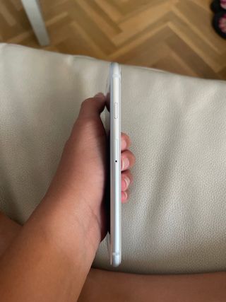 iPhone 8 Plata en excelentes condiciones