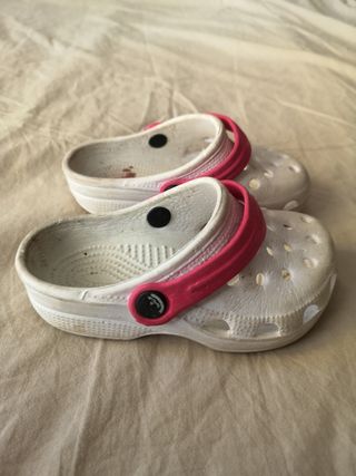 Sandali da bambina modello Crocs
