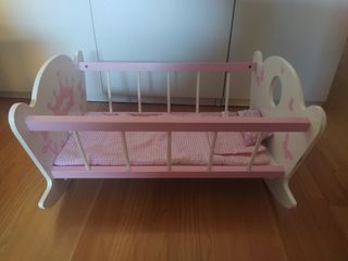 Cuna mecedora muñecas rosa