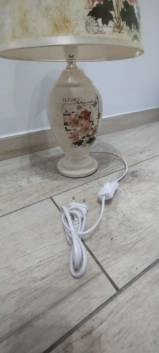 Lampada da tavolo shabby chic floreale