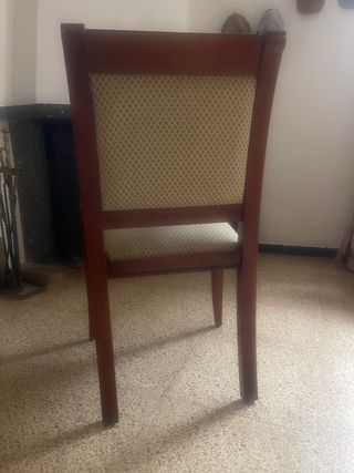 Silla madera estilo antiguo