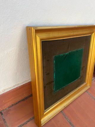 Marco antiguo dorado con terciopelo