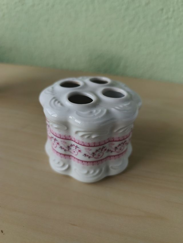 Juego de baño porcelana rosa.