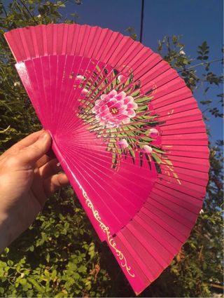 Abanico pintado a mano rosa