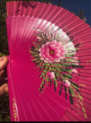 Abanico pintado a mano rosa