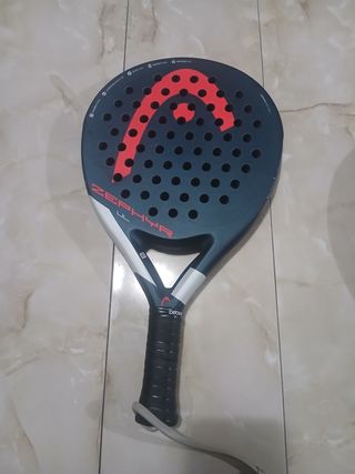 Son 2 raquetas las que están en las fotos.