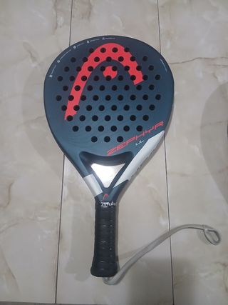 Son 2 raquetas las que están en las fotos.