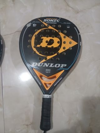 Son 2 raquetas las que están en las fotos.