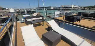 CASA FLOTANTE REAL CLUB NAUTICO