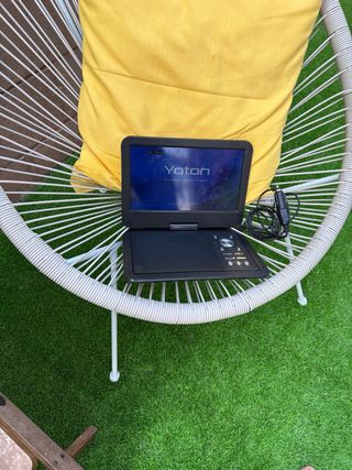 dvd portatil 10,2”
apenas sin uso