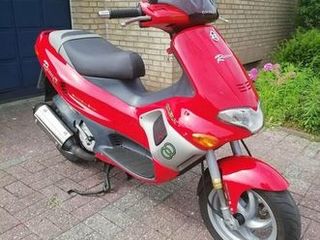 Gilera Runner 125 roja