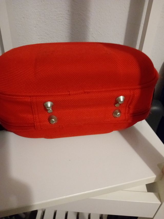 Maletín VIAJE rojo Tia Maria de mano y colgar