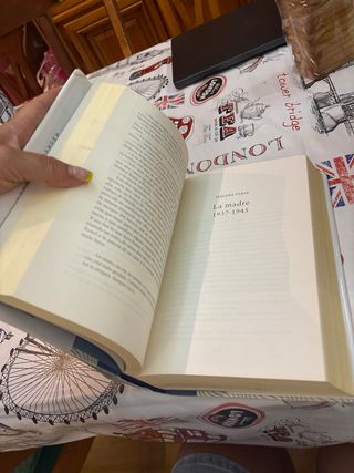 La niña del sombrero azul (Spanish Edition)