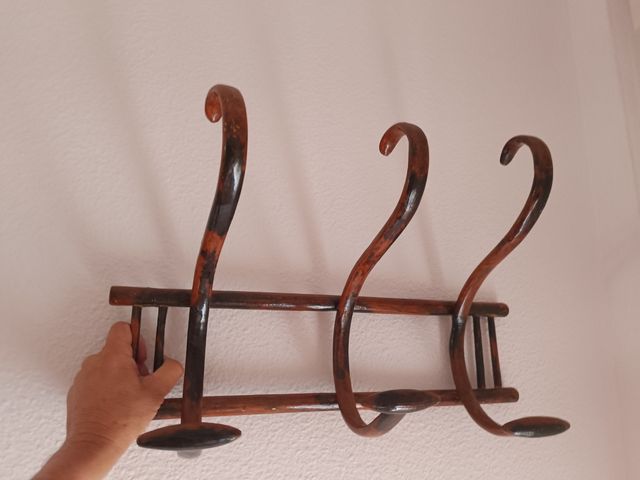 Perchero antiguo de madera - 3 ganchos