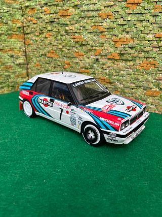 Lancia Delta HF Integrale – Escala 1:18 – IXO