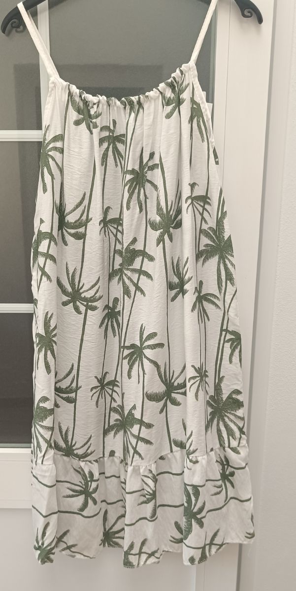 Vestido blanco y verde oliva estampado