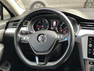 Volkswagen Passat 2.0 TDI R-Line año 2019