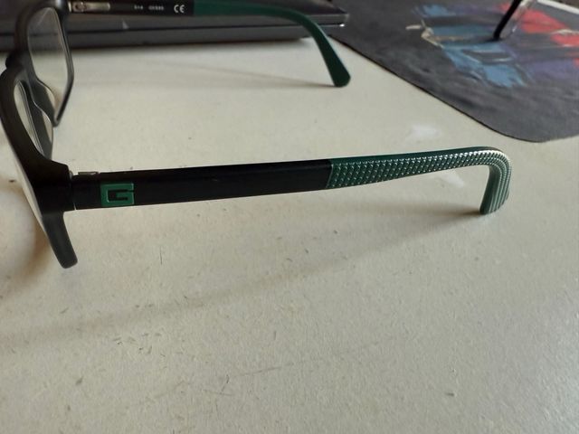 Gafas Guess - Negras y Verdes