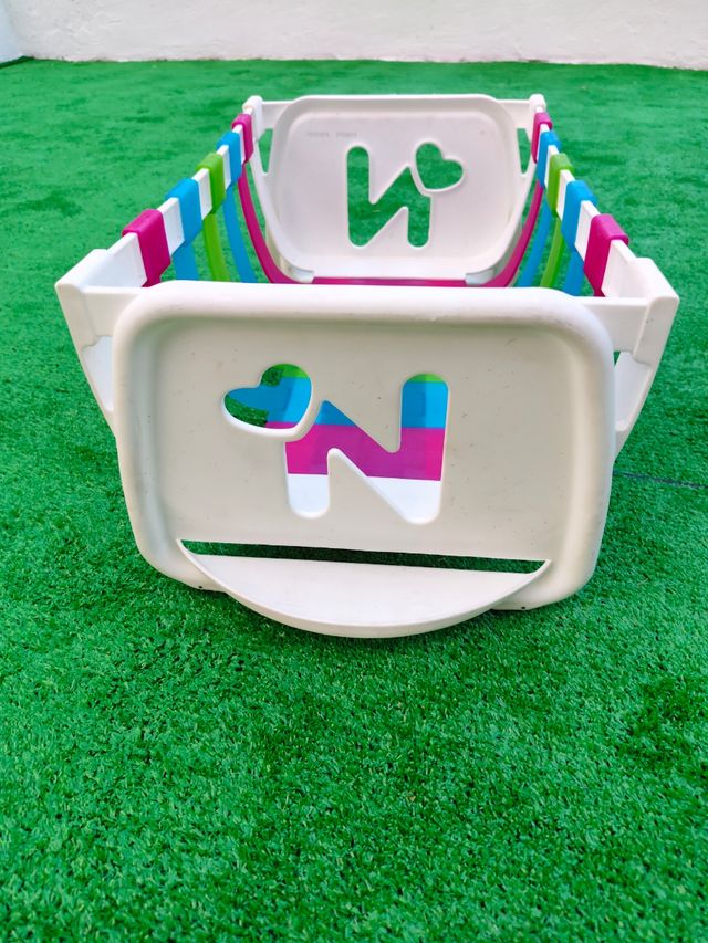 Lote de juguetes Nenuco: mecedora, armario y moisé