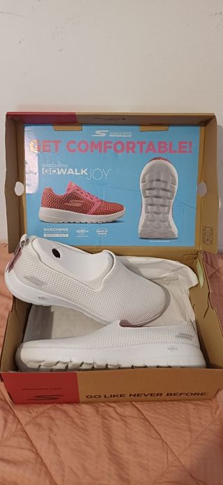 Skechers Go Walk MAX-Athletic Air Mesh Slip On