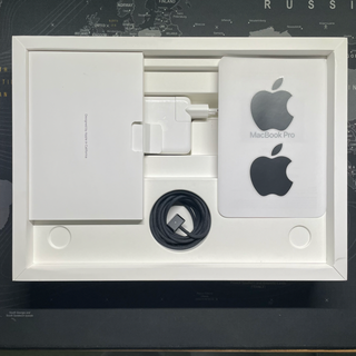 MacBook Pro M3 Pro 18GB-512GB