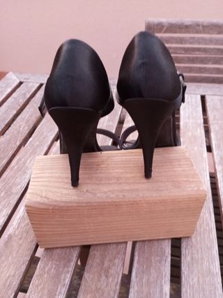 Sandalias negras mujer tacón