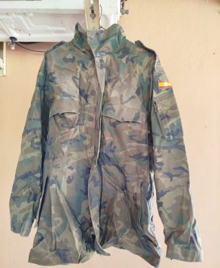 Chaqueta militar camuflaje