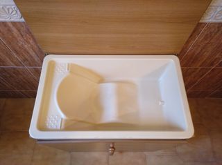 Cambiador bebé con bañera integrado